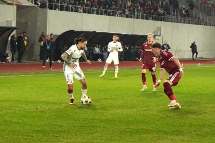 Un jucator de la FC Hermannstadt resemnat dupa infrangerea cu Rapid Am oprit motoarele nu stiu de ce