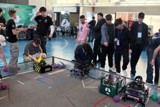 Zeci de echipe de robotica din tara sau reunit la Medias cine sunt castigatorii foto