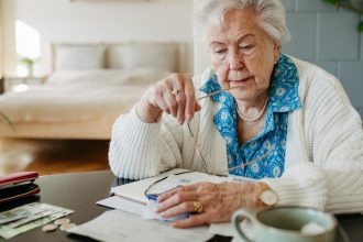 asistenta financiara pentru 28 milioane de pensionari 1000 de lei in doua rate