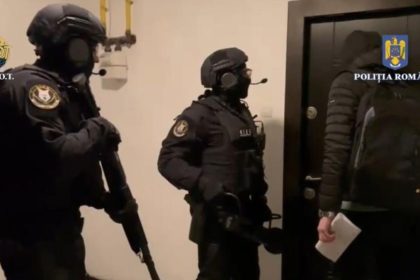 dealer de droguri periculoase prins la sibiu vindea cristal cu 100 de lei pe plic si le expedia prin curier