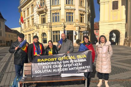 doi soti au organizat un protest impotriva scumpirilor si impozitelor in centrul sibiului 6 persoane s au alaturat video foto