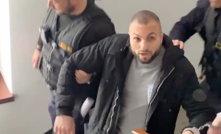 dosarul kreiner un inculpat o acuza pe concubina de crima ea este criminala diabolica video