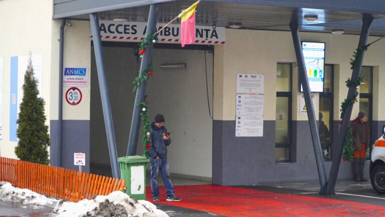sibianul programat pentru fizioterapie peste un an anunta ca va da spitalul in judecata nu mi se pare normal
