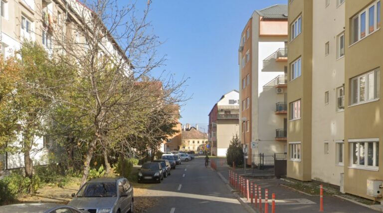 un consilier local propune ca o strada din sibiu sa devina cu sens unic locatarii nu vor mai avea voie sa parcheze pe carosabil