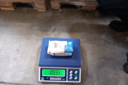 ANPC suspenda vanzarea a 140 de tone de zahar diferente semnificative de gramaj identificate