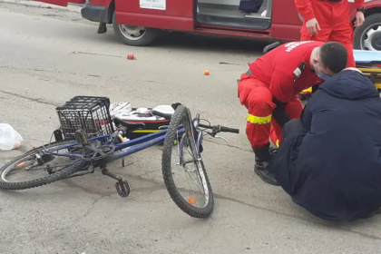 Accident cu parasirea locului faptei la Rosia biciclist internat in spital