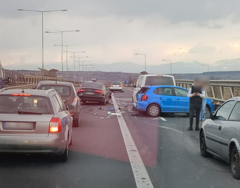 Accident pe autostrada langa Sibiu circulatia este ingreunata foto