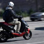 Adolescent descoperit extrem de beat in trafic la Barghis conduci un moped