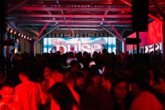 Aeroportul Sibiu redevine gazda unei petreceri marca Pulse Terminalul de sosiri se transforma intr un club pentru o noapte