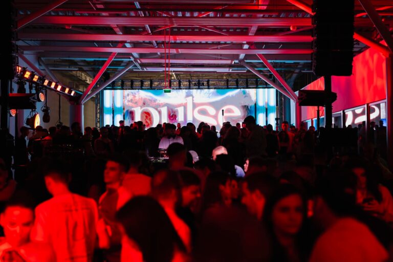 Aeroportul Sibiu redevine gazda unei petreceri marca Pulse Terminalul de sosiri se transforma intr un club pentru o noapte