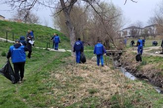 Angajatii Sistemului de Gospodarire a Apelor Sibiu au curatat efectiv Valea Sapunului