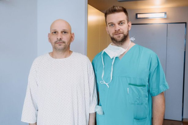 Barbat salvat de o tumoare in urma unei operatii la MedLife Polisano Sibiu Nu credeam ca mai exista o solutie pentru mine