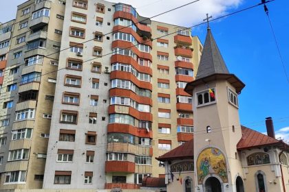 Bisericile din Cluj sesizate la politie pentru difuzarea slujbelor prin boxe si deranjarea locatarilor din zona