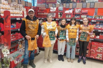 Campania Banca pentru Alimente ajunge la Agnita donatii pentru cei in nevoie