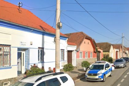 Cat de mult au fost pedpsiti politistii care au agresat doi copii in scoala din Apoldu de Jos