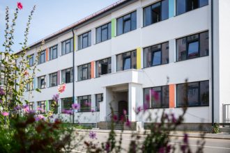 Corp nou de cladire la Onisifor Ghibu Elevii scapa de corvoada orelor in doua schimburi