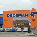 Dedeman patrunde in sectorul supermarketurilor Consiliul Concurentei evalueaza vanzarea Carrefour catre fratii Paval