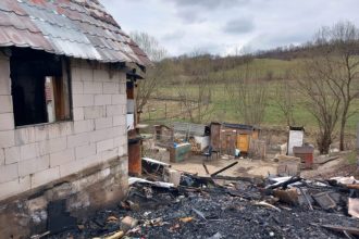 Doua familii din Hamba au ramas fara locuinte din cauza unui incendiu cum le puteti oferi sprijin