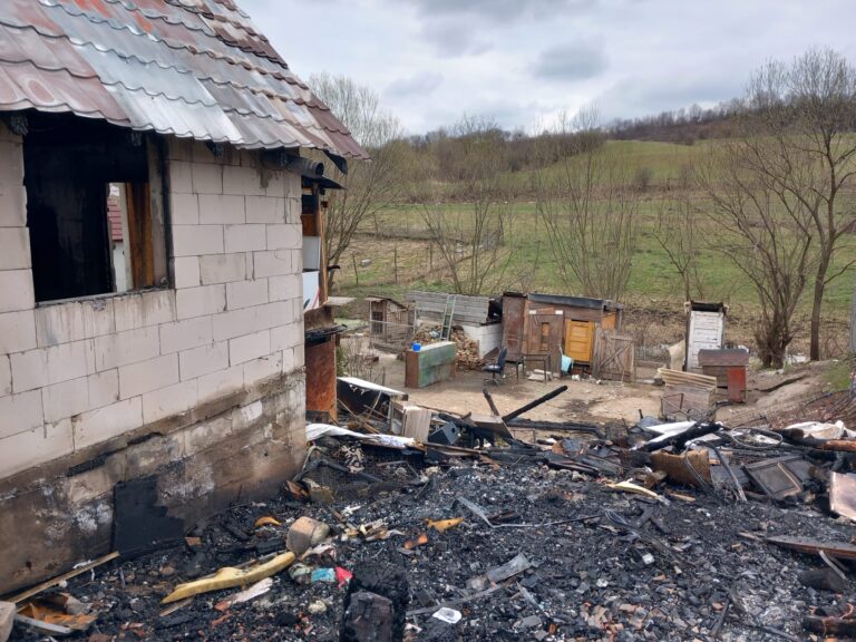 Doua familii din Hamba au ramas fara locuinte din cauza unui incendiu cum le puteti oferi sprijin