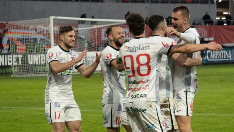 FC Hermannstadt se deplaseaza la Cluj cu echipa oblojeta dar isi doreste sa invinga U Vrem in semifinale video