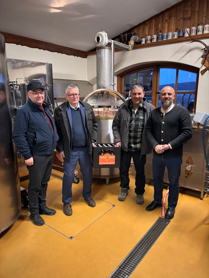 Fermieri din Franta au vizitat comuna Sadu pentru a explora traditiile locale si potentialul agro turistic