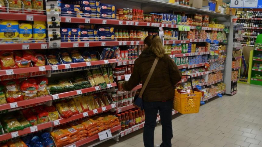 Guvernul extinde perioada de plafonare a adaosului la produsele alimentare de baza
