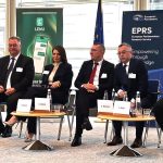 In Romania jumatate dintre tineri sunt expusi riscului de dependenta digitala Consiliul Judetean Sibiu intervine cu programe de prevenire