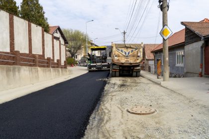 Incep lucrarile de asfaltare pe strazile Hermann Oberth si Tarnavei din Medias