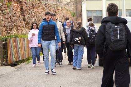 Incepe simularea Bacalaureat 2026 in Sibiu prezenta numeroasa la prima proba fara incidente