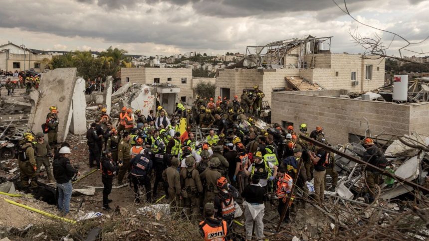 Iranul loveste aeroporturi porturi si zone civile care sunt motivele acestei actiuni video