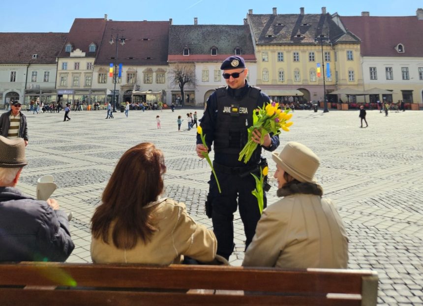 Jandarmii din Sibiu au oferit lalele de 8 Martie Ne am dorit sa aducem un zambet