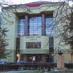 Lansari de carate la Sibiu doua tinere scriitoare isi fac debutul la Biblioteca Astra