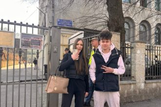 Matematica a provocat emotii elevilor din Sibiu la simulare Geometria i a pus in dificultate A fost greu video