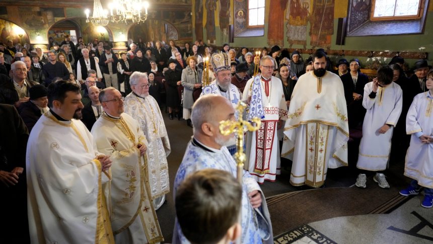 Mitropolitul Laurentiu slujba in cea mai veche biserica din Sibiu mesaj emotionant despre lupta impotriva raului