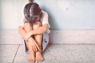 Monstru cu fata de tata un barbat din Sibiu si a abuzat sexual fiica timp de 5 ani