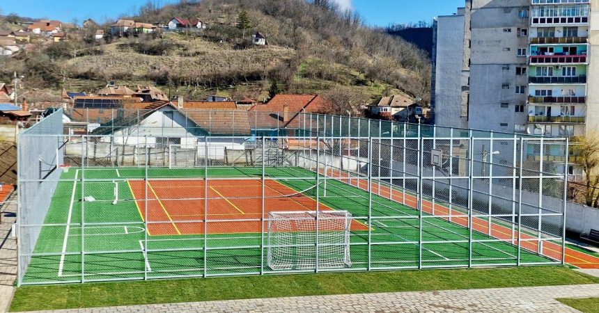 Noul stadion de fotbal din Medias 13 sportivi pe lista propunerilor de denumire