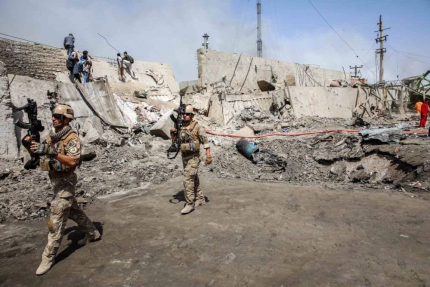 Pakistan bombardeaza Kabul zeci de civili morti si mii de persoane stramutate