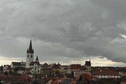 Ploi si vant intens in urmatoarele zile rafale ce pot depasi 80 de kilometri pe or