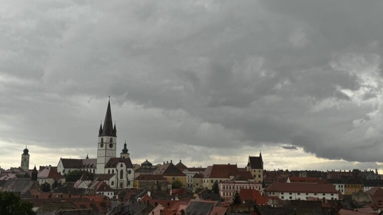 Ploi si vant intens in urmatoarele zile rafale ce pot depasi 80 de kilometri pe or