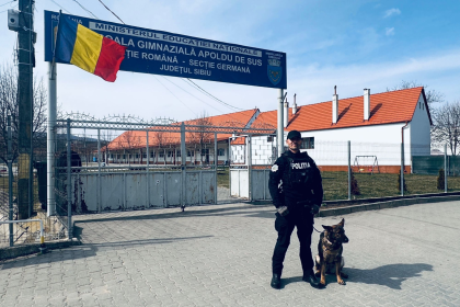 Politii aefectuatcontroale inscoli simagazineledinapropiere indiverselocalitatidinSibiu foto