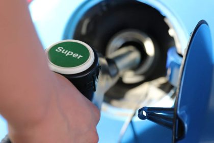 Pretul carburanilor la pompa ar putea sa treaca de 10 Lei Ministrul energiei ofera noi explicatii