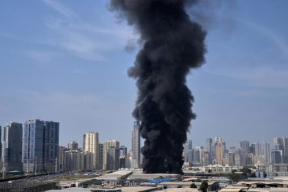 Profesoara din Media prinsa impreuna cu fiicele in haosul din Abu Dhabi Cerul era luminat de explozii am fost duse in buncare