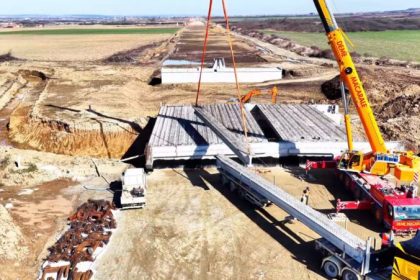 Progres impresionant pe santierul autostrazii Transilvania peste 400 de muncitori mobilizati video
