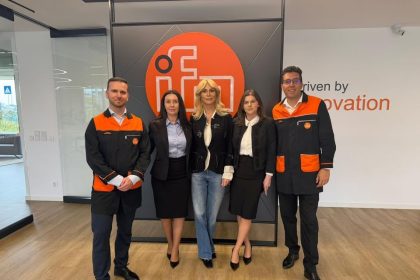 Raluca Turcan a vizitat fabrica IFM din Sibiu Cei aproximativ 800 de angajati beneficiaza de conditii de lucru excelente