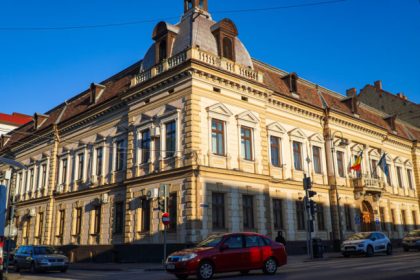 Reducerea personalului din primarii edilii acuza Prefectura Sibiu ca le a furnizat scheme de calcul in loc de date precise