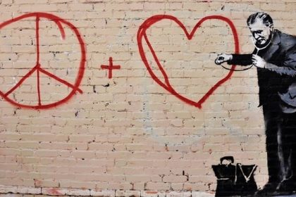 Reuters dezvaluie identitatea lui Banksy Investigatia care l a asociat pe artist cu numele Robin Gunningham