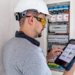 Romanii vor fi informati pe telefon cand consuma prea multa energie electrica