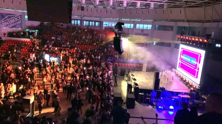 Scandal dupa amnarea Disco Mania la Sibiu detinatorii de bilete cer restituirea banilor organizatorii ofera