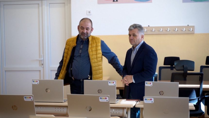 Scolile Gimnaziale nr 7 si nr 4 din Medias echipate cu tehnologie moderna prin fonduri europene