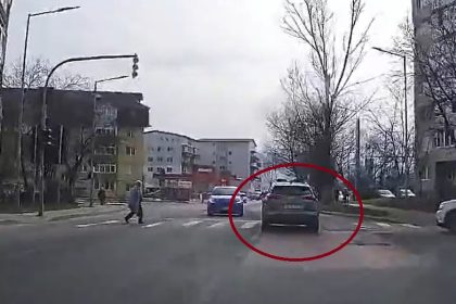 Sofer prins conducand agresiv pe Calea Cisndiei A fost la un pas sa loveasca un pieton video